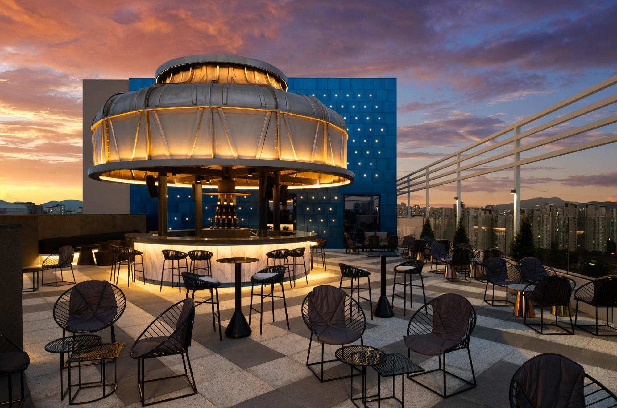 Hotel Mondrian Seoul Itaewon Exterior foto The Bar